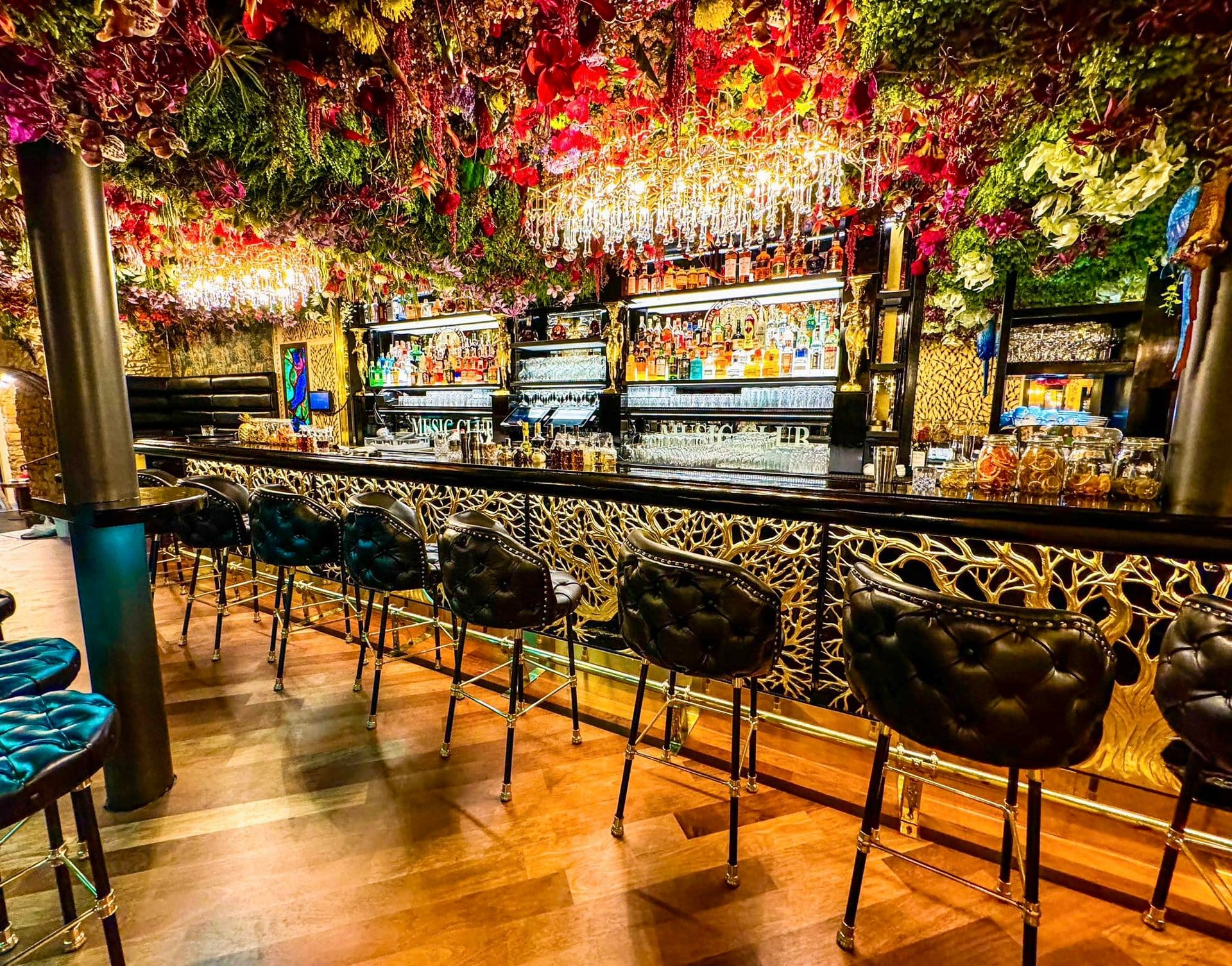 Bar & Klub Zlatý Strom