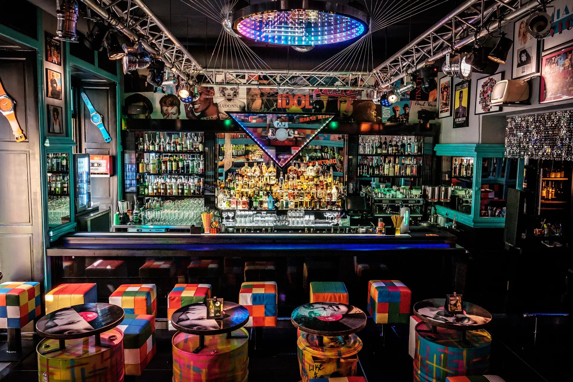 Cafe 80's