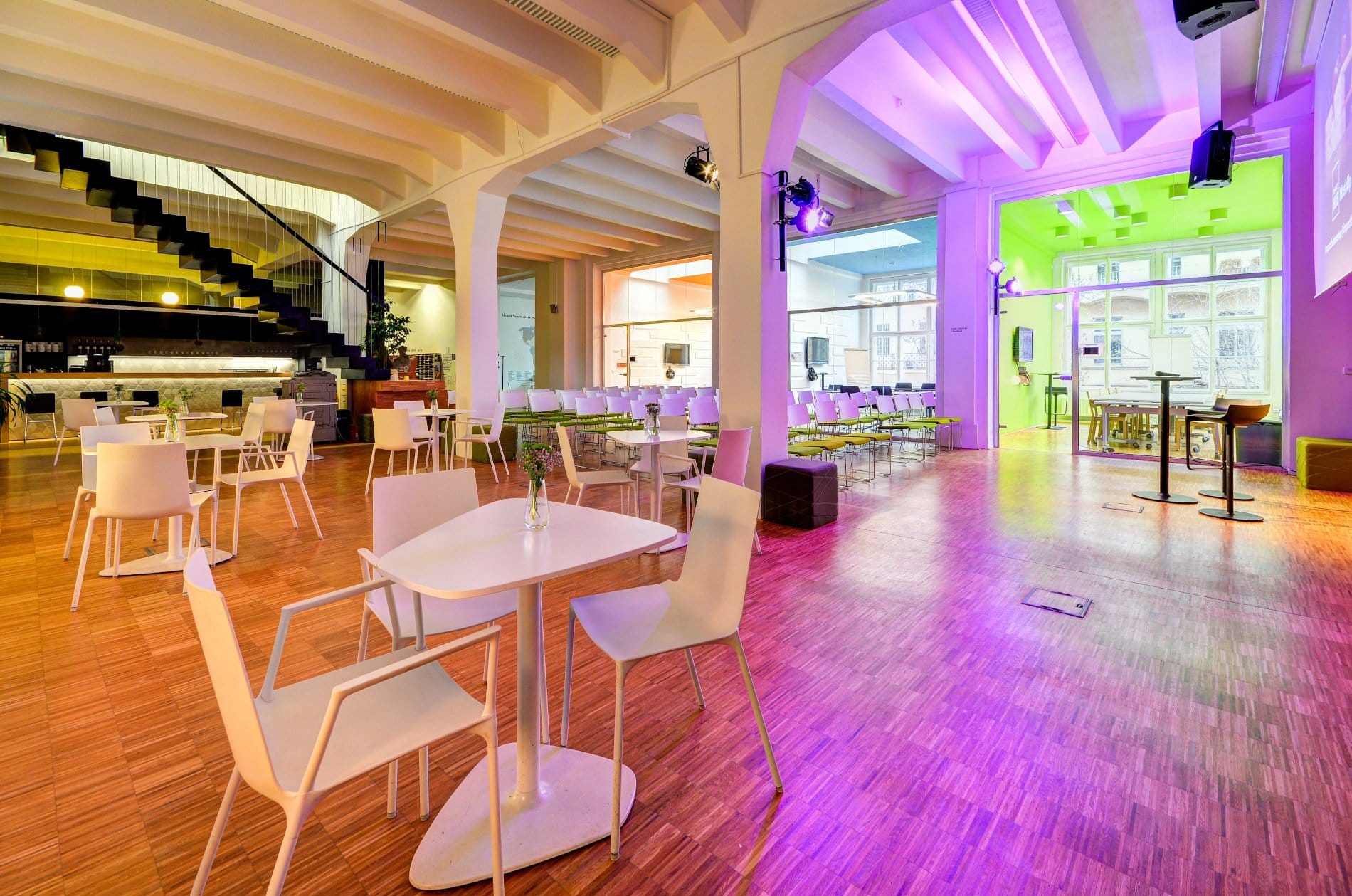 Impact Hub Praha D10 - Open space