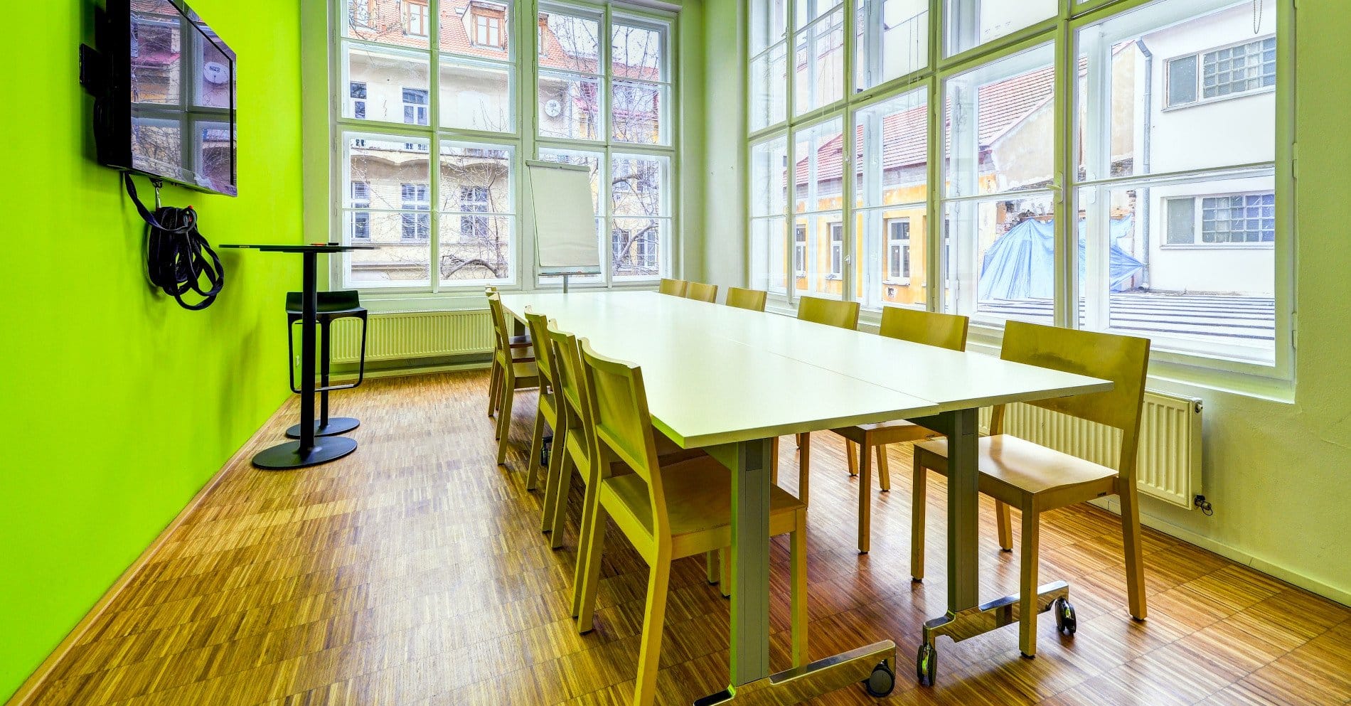 Impact Hub Praha D10 - Zelená zasedačka