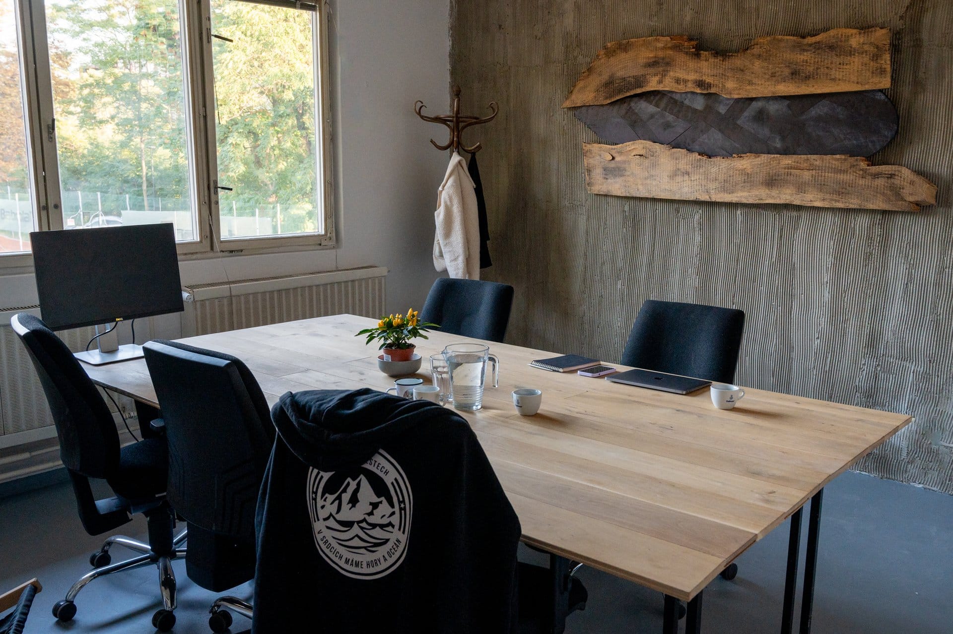 Vlny Štvanice - Co-work studio v loděnici